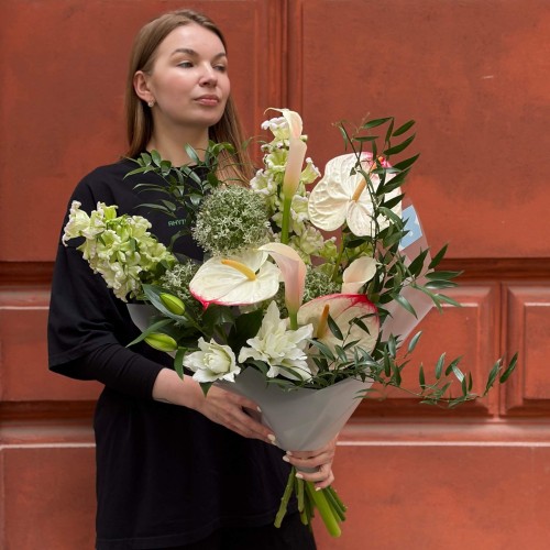 Luxurious bouquet with anthuriums and calla lilies «Singapore Garden»