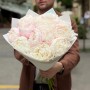 13 пионов сорта Gardenia в букете «Фарфоровая симфония»