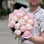 11 пастельних півоній Mother's Choice у букеті «Найніжніший зефір»