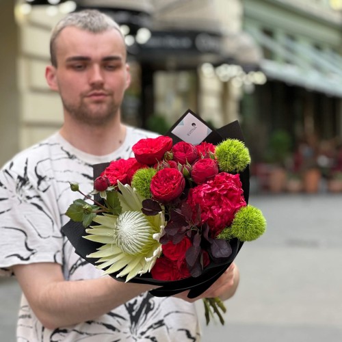 Цікавий букет із протеєю «Незвичний фрукт»