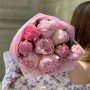 9 ароматных изысканных пионов Sarah Bernhardt в букете «Летний мотив»