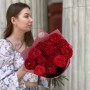 Микс из 15 необыкновенных пионовидных роз Red Eye и Red Monster в букете «Гранатовые кудри»