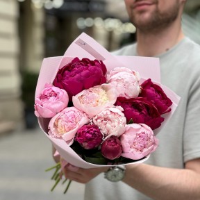 11 ароматних півоній у букеті «Літнє суфле»