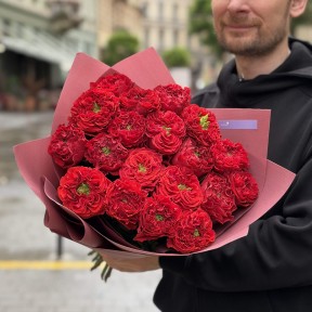 Мікс із 19 троянд сортів Red Eye та Red Monster у букеті «Вишневі кучері»