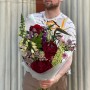 Загадочный букет в насыщенных цветах «Мистическое созвездие»