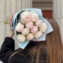 11 нежных пионов Mother's Choice в букете «Зефирное прикосновение»