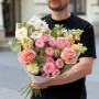 Романтичний пастельний букет «Абрикосові іскри»