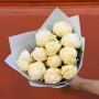 11 півоній сорту Elsa Sass у букеті «Запашні перлини»