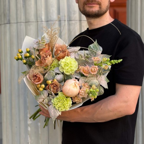 Elegant Bouquet with La Garden Cafe Latte Roses «Coffee in Nice»