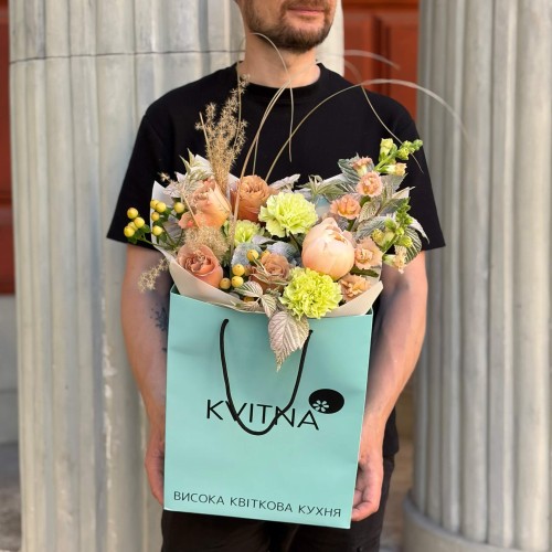 Elegant Bouquet with La Garden Cafe Latte Roses «Coffee in Nice»