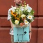 Розкішний садовий букет із соняшниками та антиррінумом «Чуттєве літо»