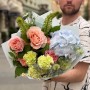 Цікавий букет з еремурусом «Естетика моменту»