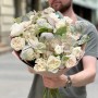 19 веток кустовой пионовидной розы Chiffon в букете «Сливочные волны»