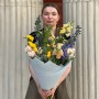 Цікавий букет у садовому стилі з сезонним дельфініумом «Мрійливий сад»