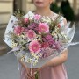Милый пушистый букет с танацетумом и герберами «Романтическое поле»