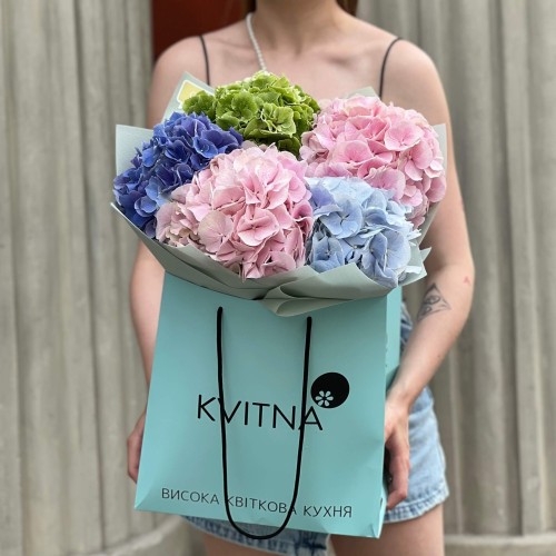 Bouquet of 5 luxurious hydrangeas «Pastel Joy»