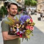 Vibrant Bouquet with Hydrangea and Shiraz Spray Roses «Colorful Horizon»