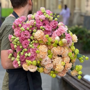 Alissa Peach & Alissa Pink Airy Seasonal Eustoma 