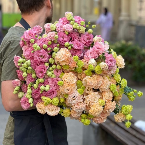 Alissa Peach & Alissa Pink Airy Seasonal Eustoma 