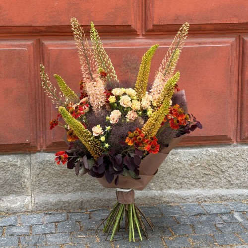 Luxurious bouquet with eremurus «Cosmic Miracle»