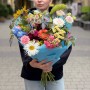 Красочный сборный букет «Дофаминчик для Оли»