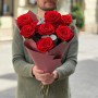 9 елегантних червоних троянд Nina у букеті «Полум'я почуттів»