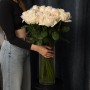 Пионовидная ароматная роза White O'Hara