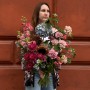 Стильный разноуровневый летний букет «Изысканная фреска»