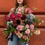Стильный разноуровневый летний букет «Изысканная фреска»