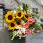 Сезонный яркий букет с подсолнухами «Вечер на Днестре»