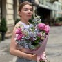 Цікавий букет у прохолодних бузкових відтінках «Тихий вечір»
