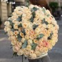 101 півонієвидна троянда сорту Vicky Gardens з евкаліптом у букеті «Мрія Грецької Богині»