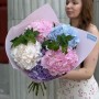 5 гортензій з малинкою у букеті «Кольорове літечко»