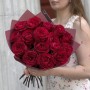 15 троянд сорту Victorian Red у букеті «Середньовічна розкіш»