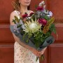 Цікавий букет із протею «Головна героїня»