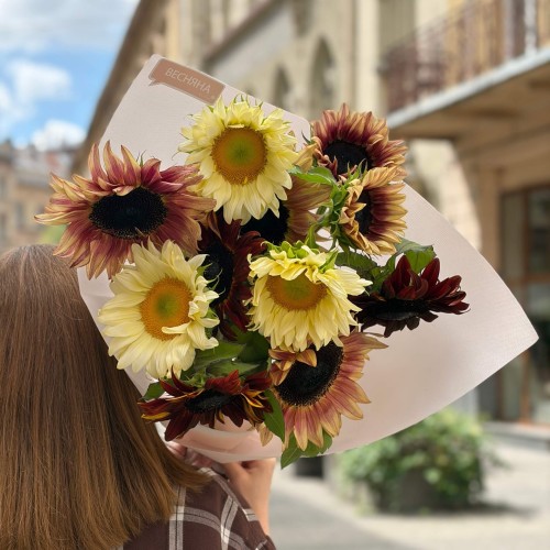 Mix of 11 Sunflowers in the Bouquet «Chocolate Summer»