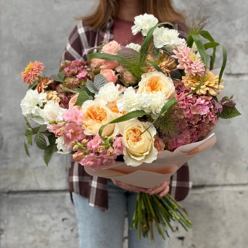 Exquisite bouuet in pastel tones «Venetian Coffee»