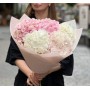 Bouquet of 5 delicate hydrangeas «Berry Marshmallow»