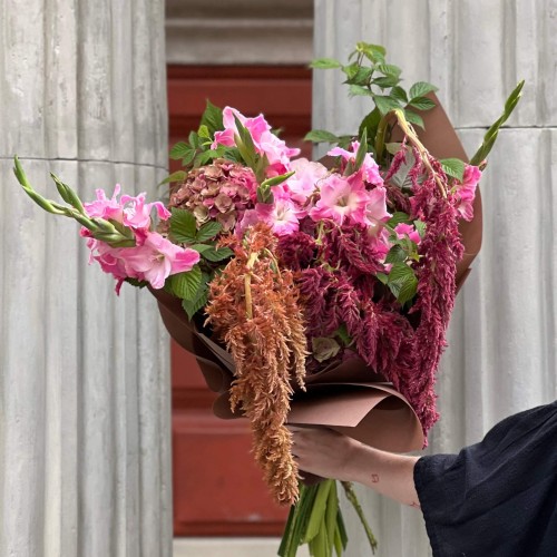 Distinctive Seasonal Bouquet with Hydrangeas and Gladioli «Ruby Springs»