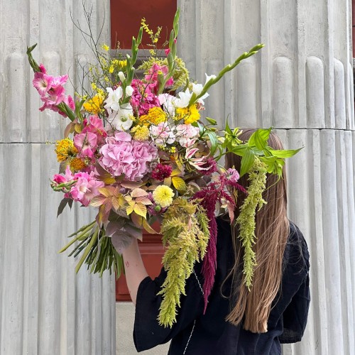 Voluminous Tiered Seasonal Bouquet «Walk Beneath the Glow»