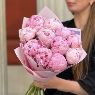 Bouquet of 11 Sarah Bernhardt peonies «Her Tenderness»