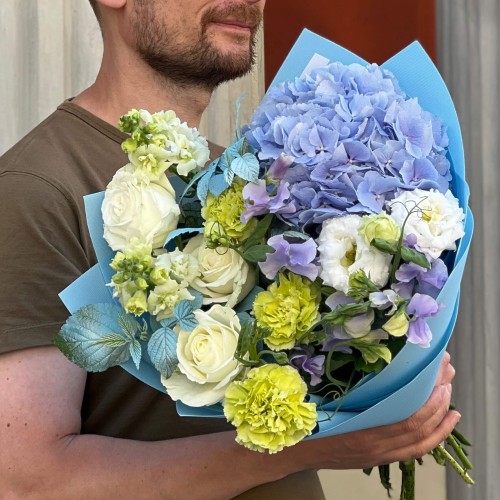 Sky-Blue Bouquet with Hydrangea «Memories of Santorini»