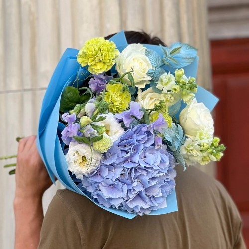 Sky-Blue Bouquet with Hydrangea «Memories of Santorini»