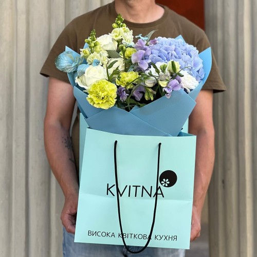Sky-Blue Bouquet with Hydrangea «Memories of Santorini»