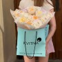 Изысканный дуо букет с георгинами Eveline и пионовидной розой Vicky Gardens «Тонкий намёк»