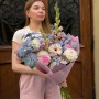 Ніжненький букет із гладіолусами «Пудрова няшка»