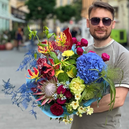 Екстравагантний дизайнерський букет з екзотичною ноткою «Скарби Морії»