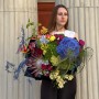 Цікавий екзотичний букет із королівською протеєю «Синій вогонь»