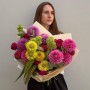 Грайливий букет із додаванням циній та жоржин «Фіолетовий флірт»