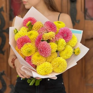Bouquet of 27 bright dahlias «Cheerful Sweeties»